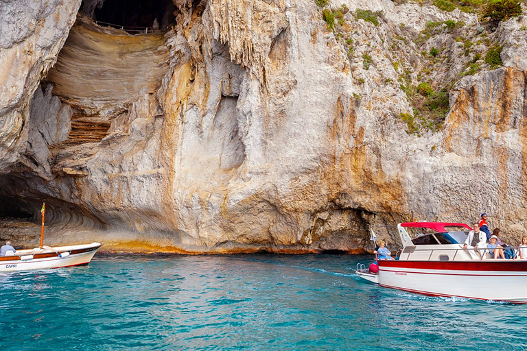 vanuit Napels: Excursie met een kleine groep per boot naar het eiland CapriNapels: Excursie met een kleine groep per boot naar het eiland Capri