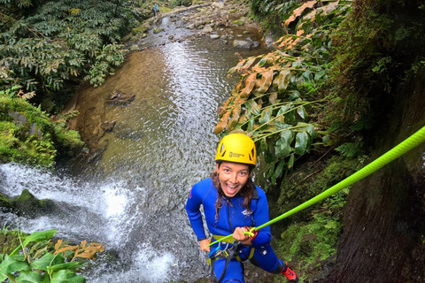 São Miguel: Experiência de Canyoning na Ribeira dos Caldeirões
