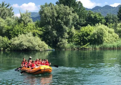 Spaß für die Familie: Soft Rafting auf dem Adda Fluss