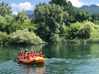 Du plaisir pour la famille : Rafting sur la rivière Adda