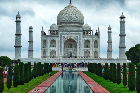 3-Day Private Golden Triangle Tour: Delhi, Agra and Jaipur Private AC Car with 5 star Hotel stay