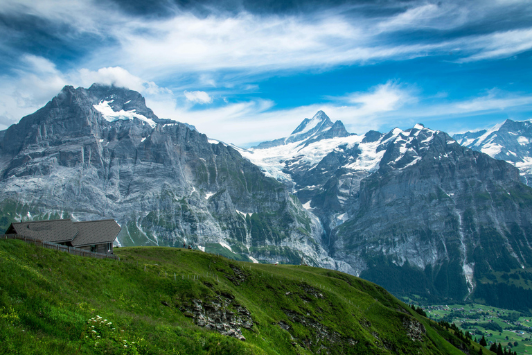 Blausee: Sjön och schweizisk fondueupplevelseBlausee: Upplevelse av sjö och schweizisk fondue