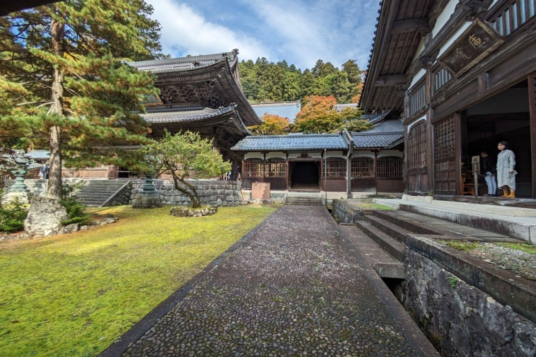 From Kanazawa: Eiheiji Buddhist Temple & Fukui Castle Town Join from Fukui Station