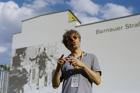 Berlim Oriental e o Muro: Excursão a péBerlim Oriental e o Muro: tour em francês