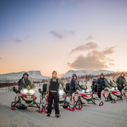 Abisko: Geführte E-Schneemobil-Tour im Nationalpark Abisko …