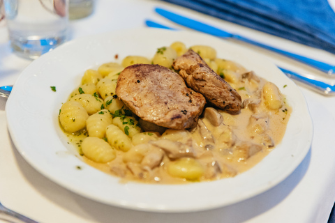 Wenen: Avondvaart met 3-gangen dinerWenen: 3-gangen dinercruise in de avond