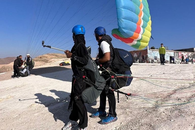 Marrakech: Paragliden boven de Agafay-woestijn &amp; uitzicht op de Atlasmnt