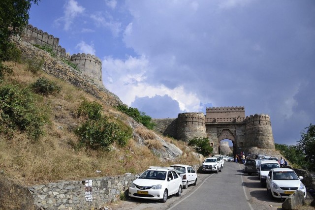 Visit Kumbhalgarh sightseeing Tour by Car - All Inclusive in Udaipur