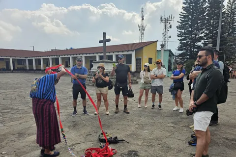 VANUIT PANAJACHEL BEZOEK AAN DORPEN VAN ATITLÁN PER BOOT