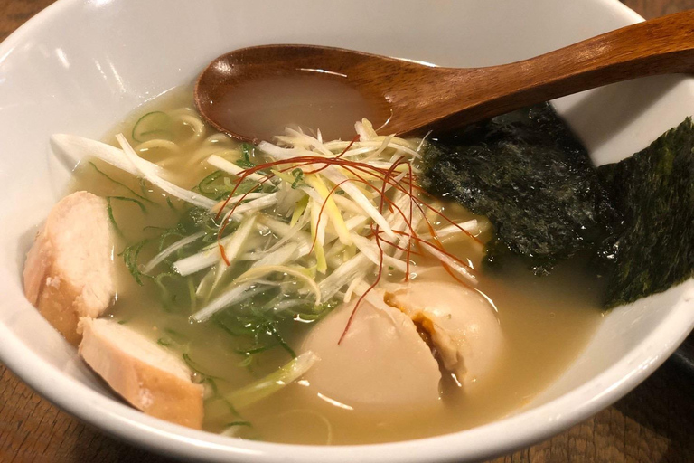 大阪：深度美食之旅和难波酒吧之旅不包括费用的团队游