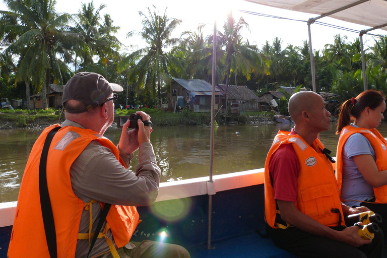 Semporna: Mangrove Cruise, Fireflies, Dinner & Transfer