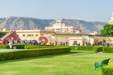 9-Day Golden Triangle & Udaipur Tour with Holi Celebration