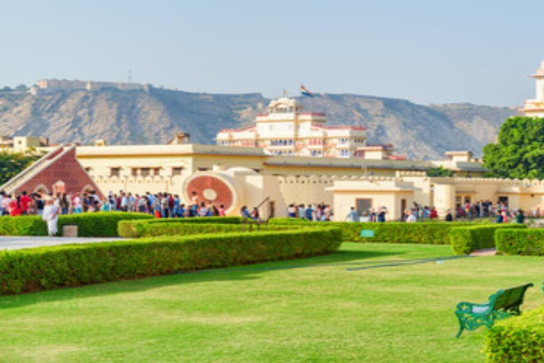 9-Day Golden Triangle & Udaipur Tour with Holi Celebration