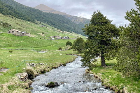 Andorra Day Hike: Vall d’Incles &amp; Pyrenees Lakes