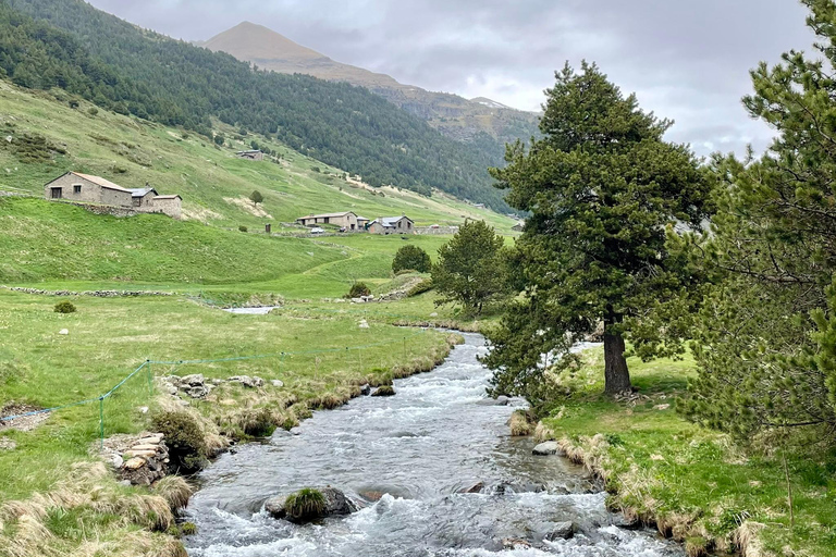 Andorra Day Hike: Vall d’Incles &amp; Pyrenees Lakes