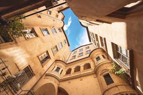 Bezoek aan de oude binnenstad van Lyon in Bellecour met een gidsRondleiding door het oude Lyon in Bellecour met een gids