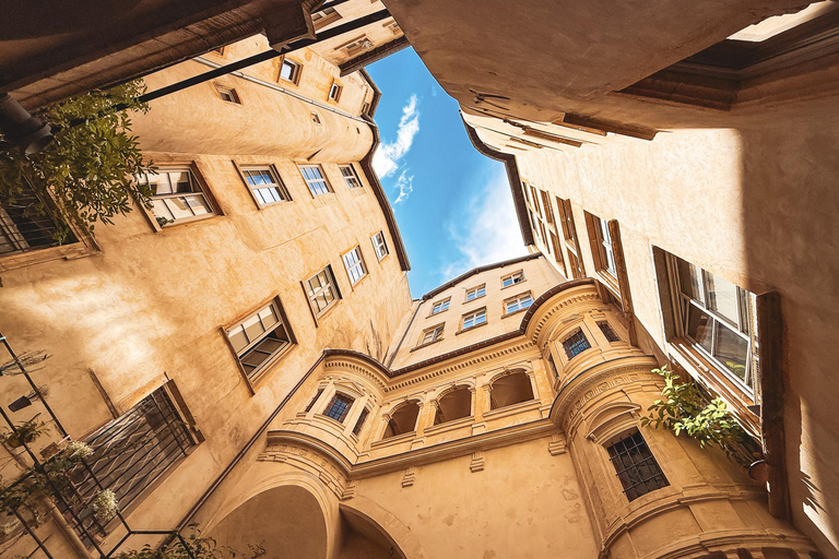 Bezoek aan de oude binnenstad van Lyon in Bellecour met een gidsRondleiding door het oude Lyon in Bellecour met een gids