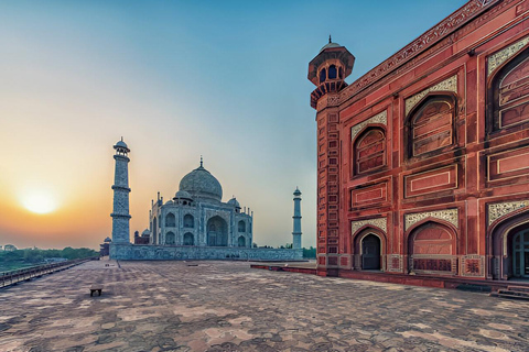 Delhi: 2-Day Private Delhi & Agra with Taj Mahal Tour by Car Private AC transport, 5-star accommodation tickets, & guide
