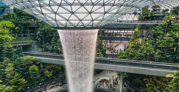 Singapore: Discover Jewel Changi Guided Tour
