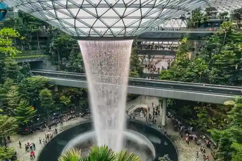 Descubra o Jewel Changi: tour guiado