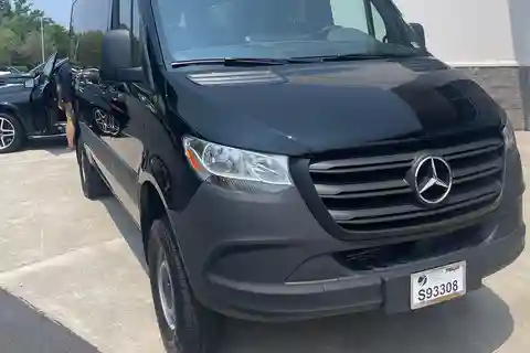 Private Transfer: Newark Airport to Manhattan Up to 11pax