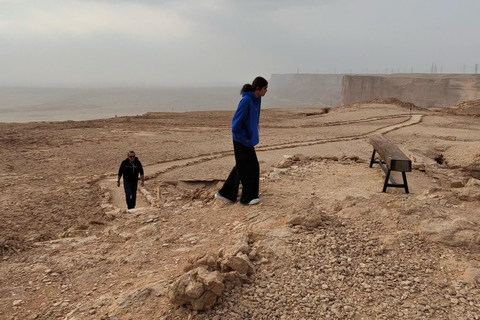 Riyadh: Edge of the World 4x4Excursion with Dinner(Kashtah)