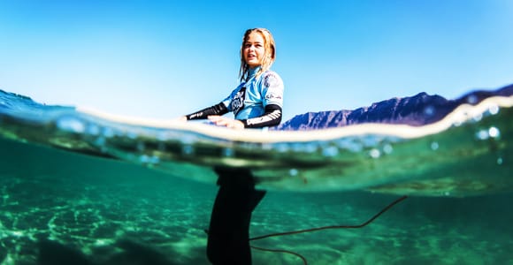 Lanzarote: Surfing Lesson with a holistic approach