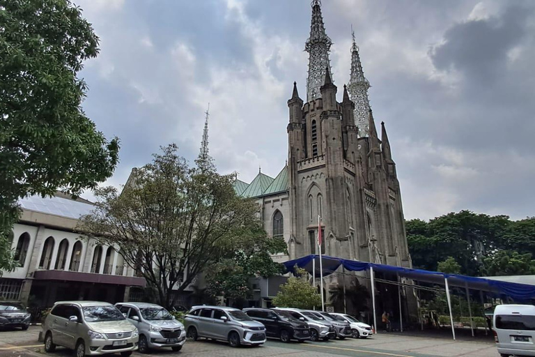 Jakarta: Private Car Charter with Professional Driver by Van