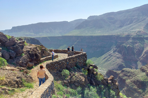 Gran Canaria Cueva, Oasis, Aventura en la Garganta Roja y Picnic acogedorGran Canaria Discovery Adventure Tour con Picnic de Tapas