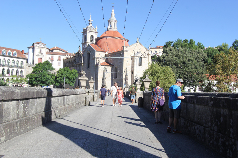 Porto: Private Transfer to Douro Valley up to 4 Stops 4-Stops (One-way trip)