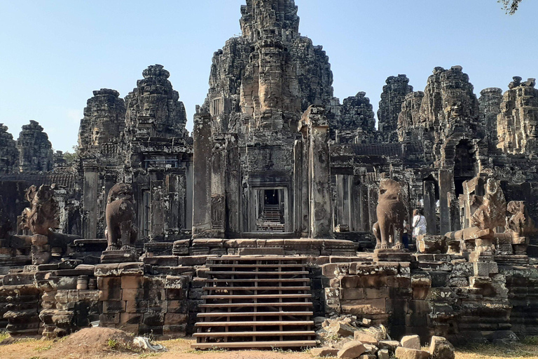 Siem Reap : Visite en petit groupe d&#039;Angkor Wat d&#039;une journée entière et coucher de soleilSiem Reap : Visite d&#039;Angkor Wat en petit groupe et coucher de soleil