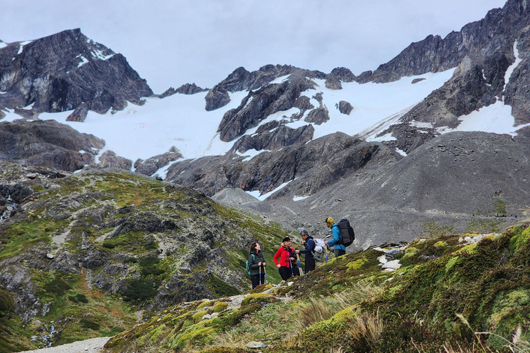 Ushuaia: Martial viewpoints hiking tour