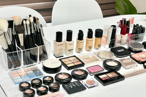 Transform yourself with Korean makeup!Seoul: Korean style makeup experience