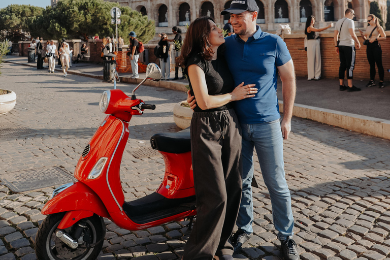 Rome: Vespa Ride in the Streets with Photography Vespa tour