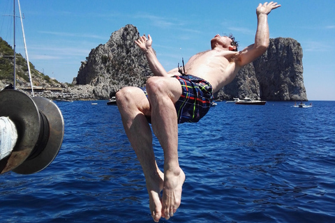 Sorrento: Boat Tour with Swimming Stops and Drinks