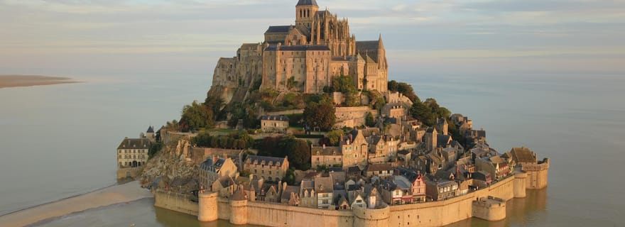 Au départ de Paris : Visite privée du Mont St-Michel et de Honfleur