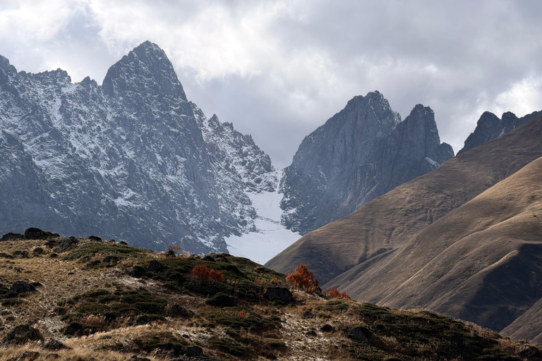 Tbilisi: Abudelauri Lakes Guided Hike with 4x4 Transfer