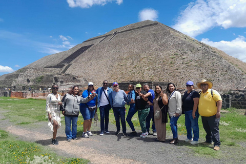 Teotihuacan &amp; Basiliek van Guadalupe: privétour met lunch