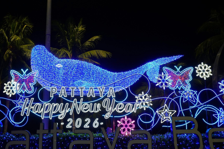 Pattaya: Evening City Tour & Alcazar Cabaret Show Pattaya: Evening City Tour & Alcazar Cabaret Show