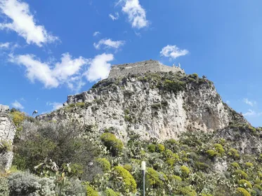 Wandertour von Taormina nach Castelmola zu Fuß