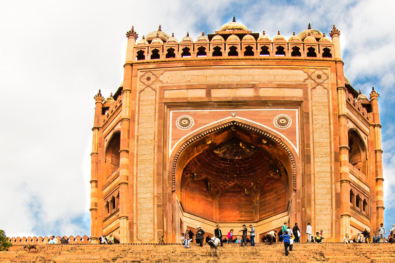 From Agra to Jaipur by Cab via Fatehpur Sikri and Abhaneri