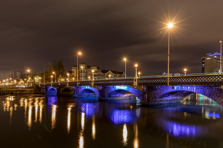 Belfast: Geführte nächtliche Hydrobike Tour auf dem Fluss Lagan