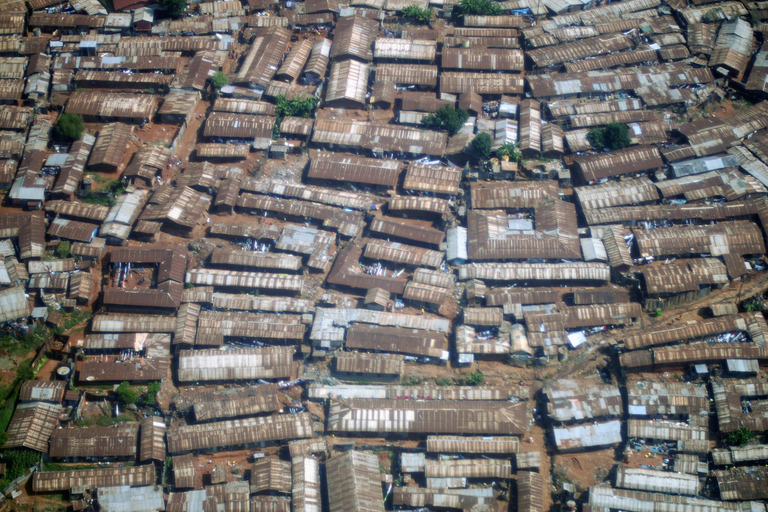 Nairobi: Private Kibera Slum Tour with Roundtrip Transfer