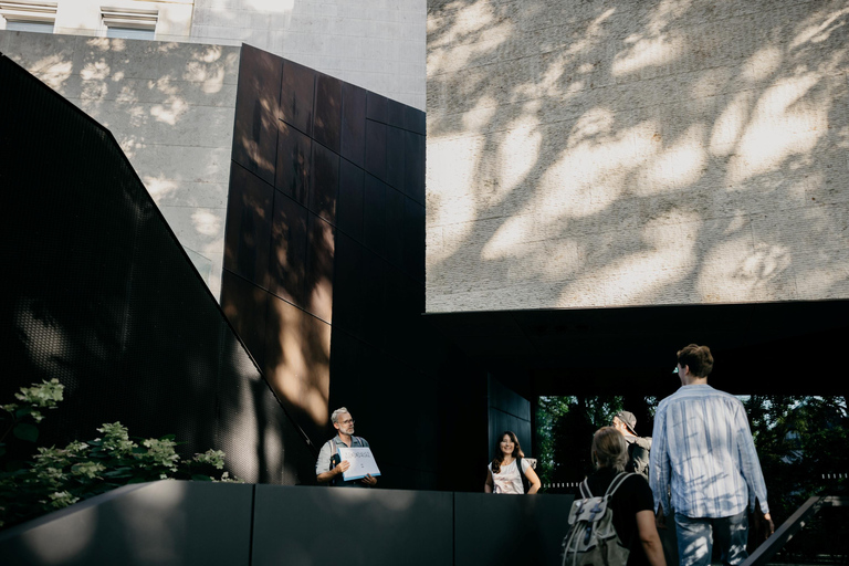 Munich Your Way: Private Tour with Architect & Guide 2 hours in English or German