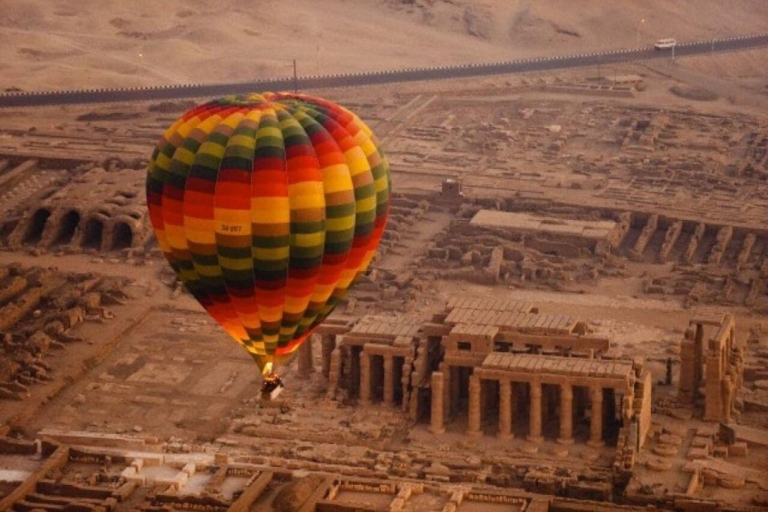 Luksor: prywatny balon na ogrzane powietrze VIP o wschodzie słońca ze śniadaniem