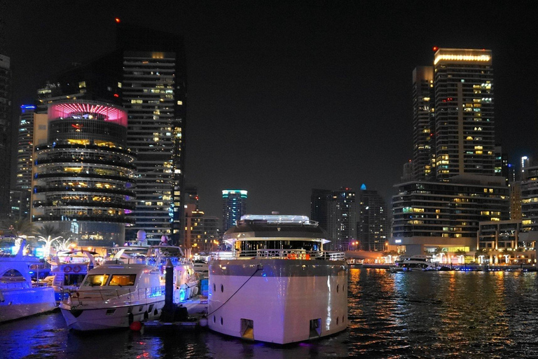 Dubai: Evening Luxury Yacht Tour with Hotel Pickup Dubai: Marina 2-Hours Luxury Yacht Tour with Hotel Pickup