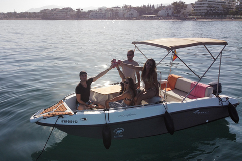 Unlicensed boat in Puerto Banús 1h