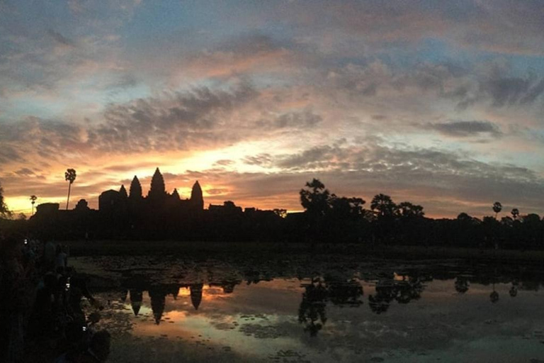 Tour di un giorno intero di Banteay Srei, cascate e Beng Mealea