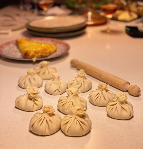 Tbilisi: Guided Cooking – Khinkali,Khachapuri+Churchkhela
