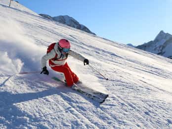 Switzerland: Private Skiing Day Tour for any level